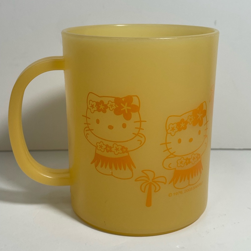 Vintage Sanrio Hello Kitty Hawaii Mug - Picture 3 of 7
